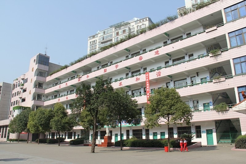 郴州市第九完全小学教学环境2