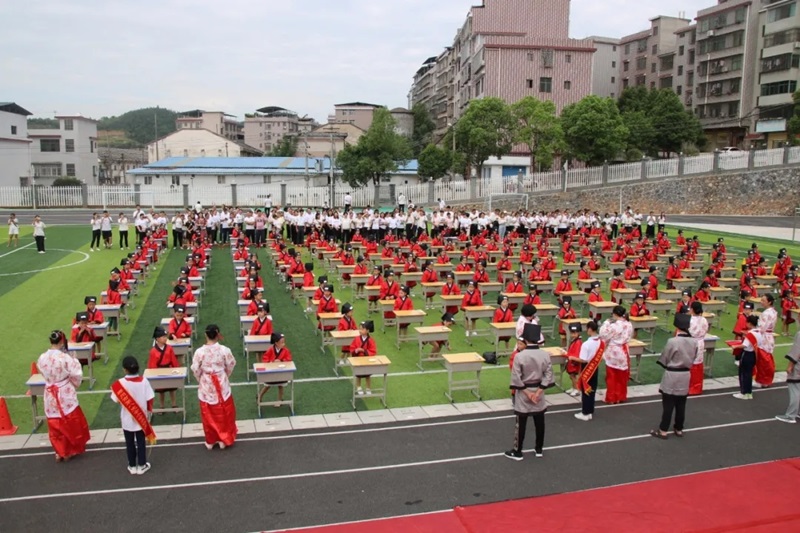 郴州市第八完全小学教学环境-操场