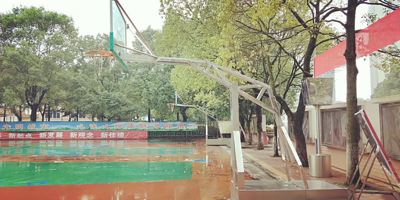 二中篮球场-郴州市第二中学教学环境