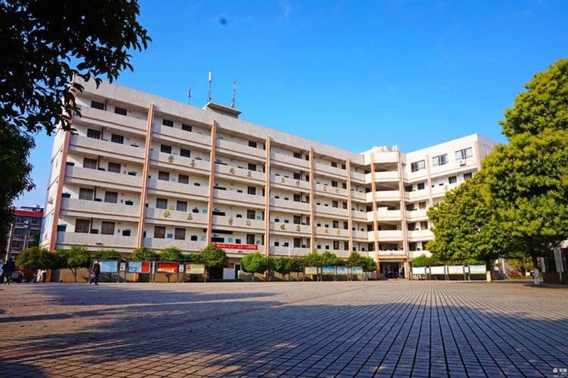 郴州市第四中学教学环境4