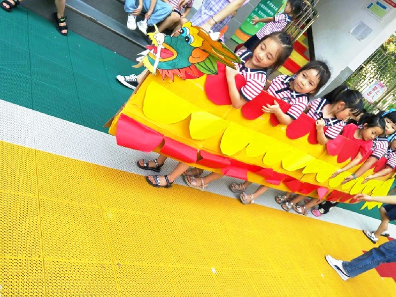 幼儿园赛龙舟游戏-郴州市苏仙区第三十一幼儿园师生风采4