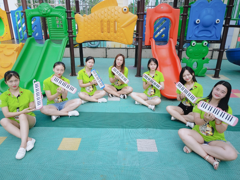 教室手琴表演-郴州市苏仙区第二十八幼儿园师生风采