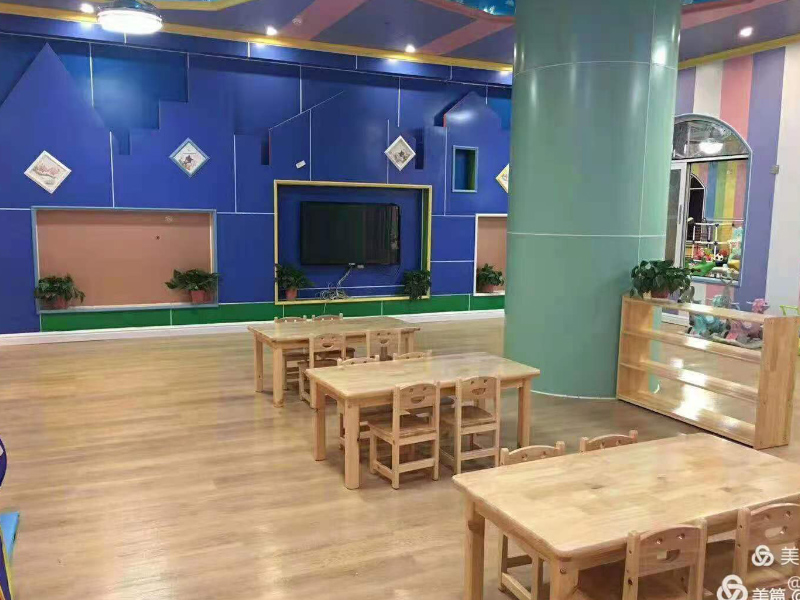 郴州市苏仙区乐童国际幼儿园教学环境-课桌