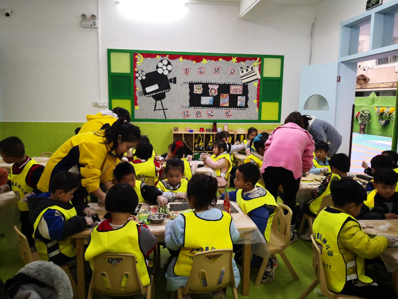 郴州市北湖区迪斯尼幼儿园师生风采